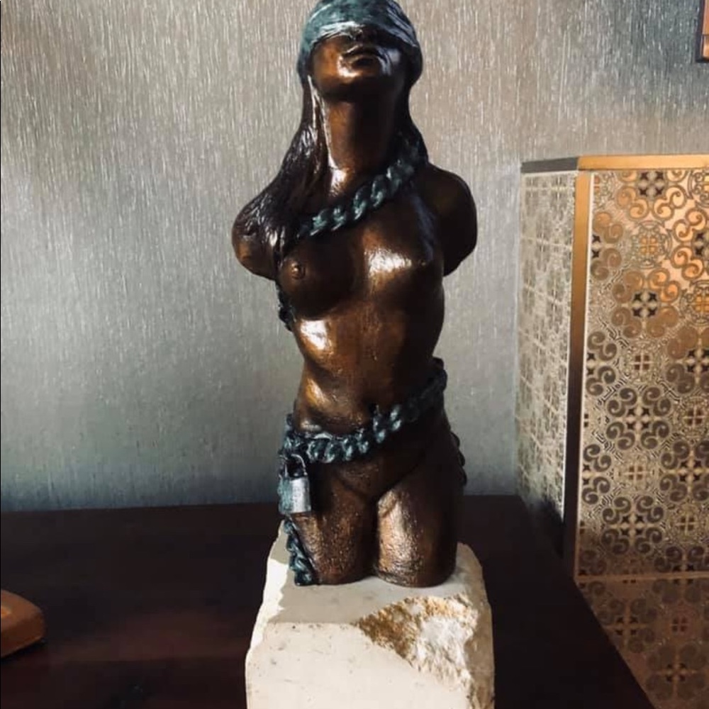 Hand made bronze sculpture !